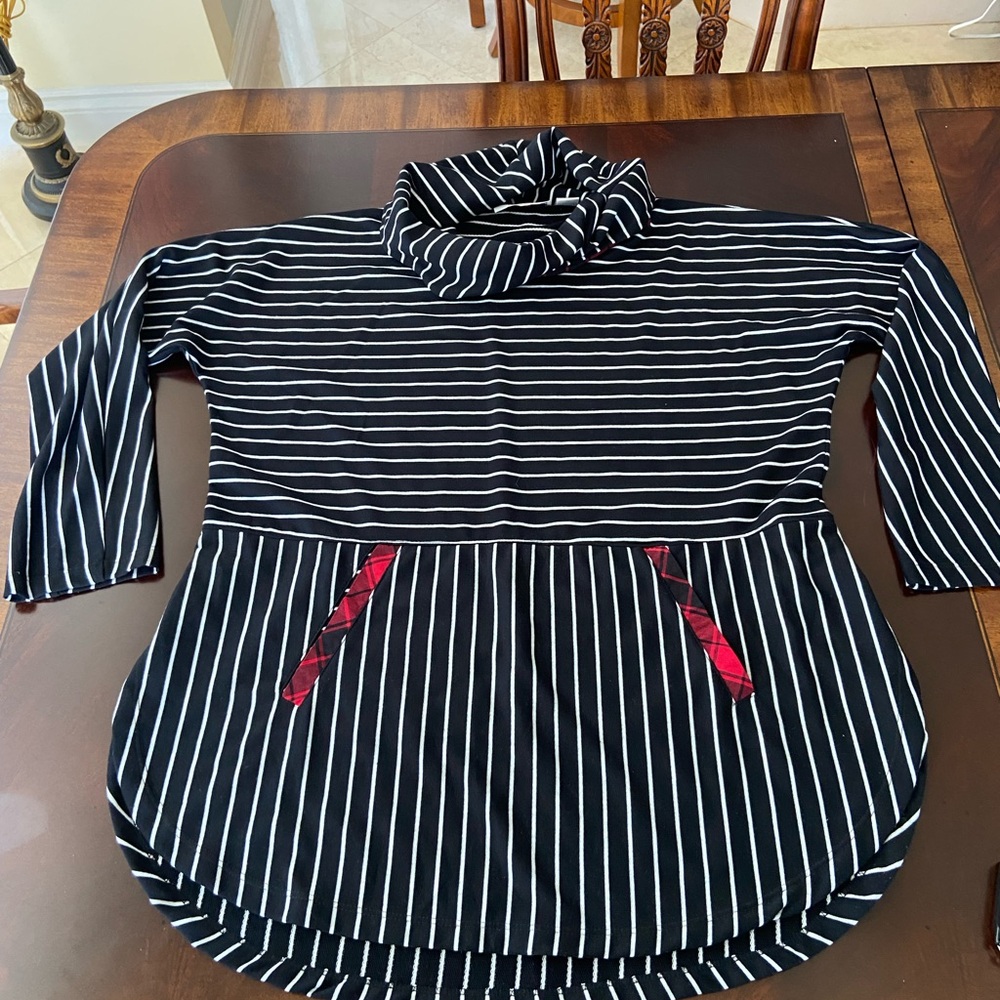 Blue Bayou Raglan Long Sleeve Striped Black/White Sweatshirt Size L-XL